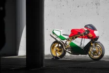 Breadwinner-Ducati-900SS-11.jpg.webp